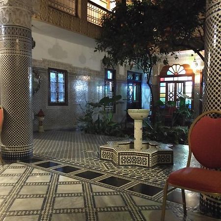 Riad Les Chrifis Navette Aeroport 24 Sur 24 Fez Exterior foto